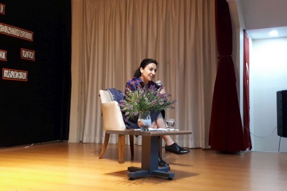 Yazar Selin Tunç ile edebiyat rüzgarı
